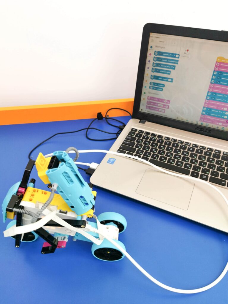 Образовательная экспедиция СОТ в Чувашскую Республику: урок робототехники в школе