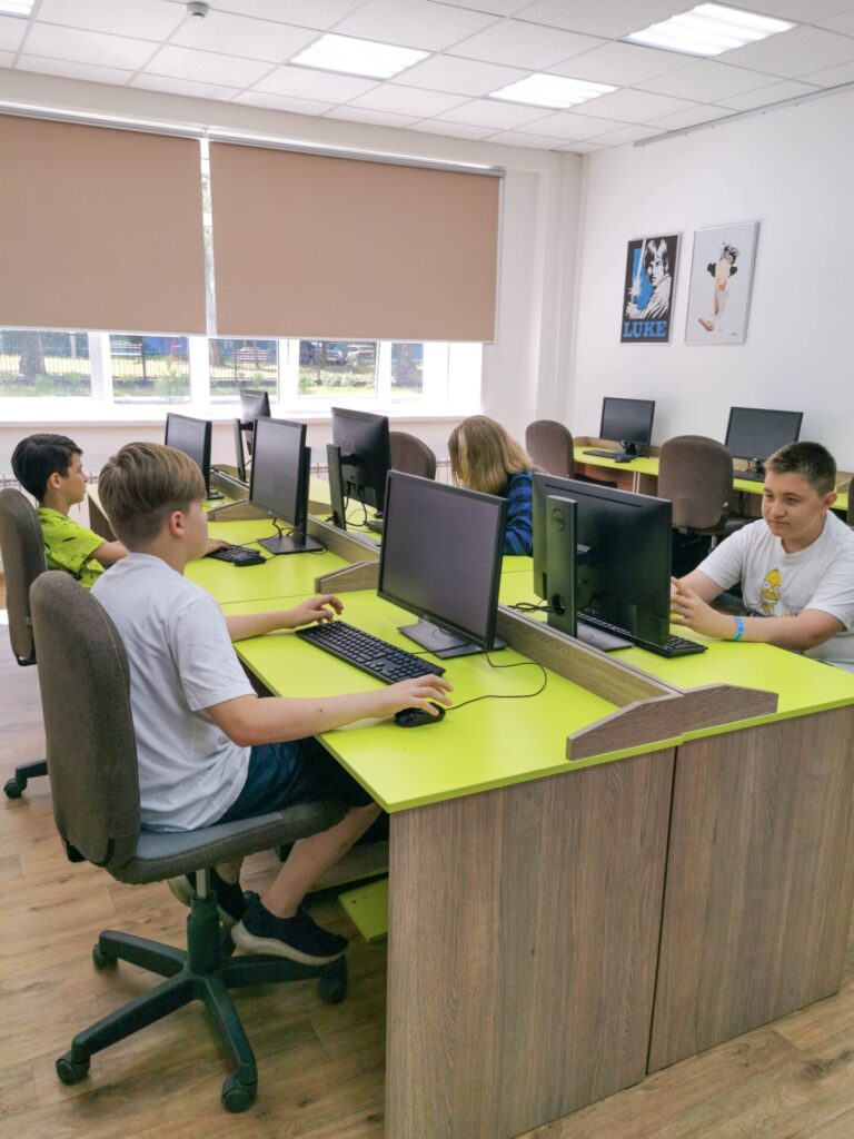 Образовательная экспедиция СОТ в Чувашскую Республику: урок программирования в школе