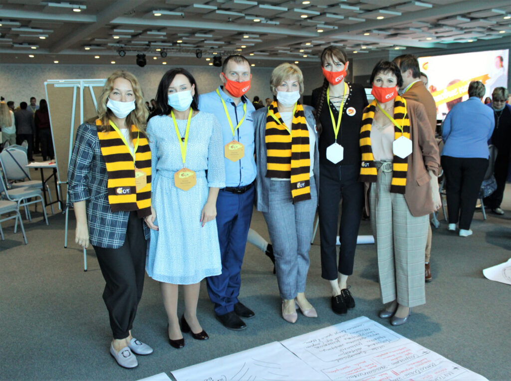 Форум СОТ 2021: фото участников команды после защиты проекта