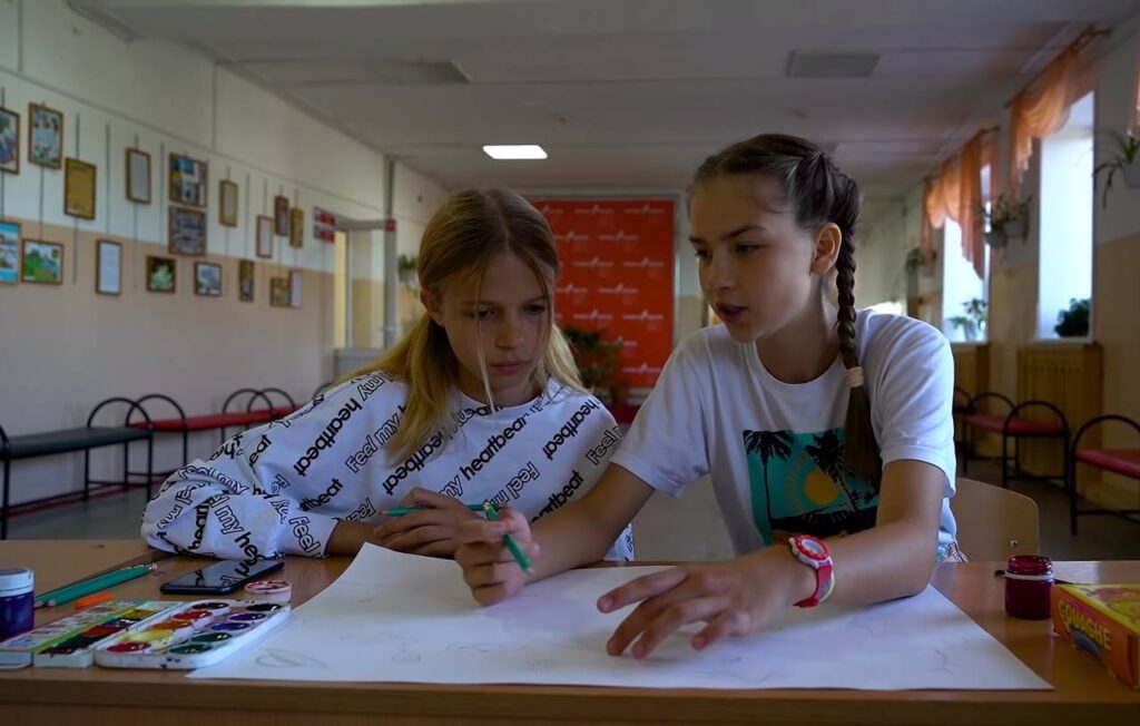Образовательная Экспедиция СОТ в Иркутскую область: командная работа учениц над творческим проектом