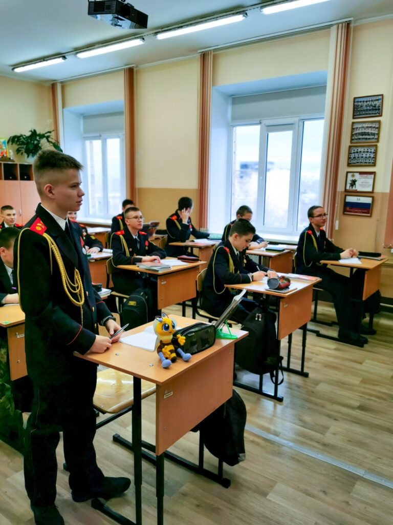 Образовательная экспедиция СОТ в Красноярский край: открытый урок в кадетском корпусе