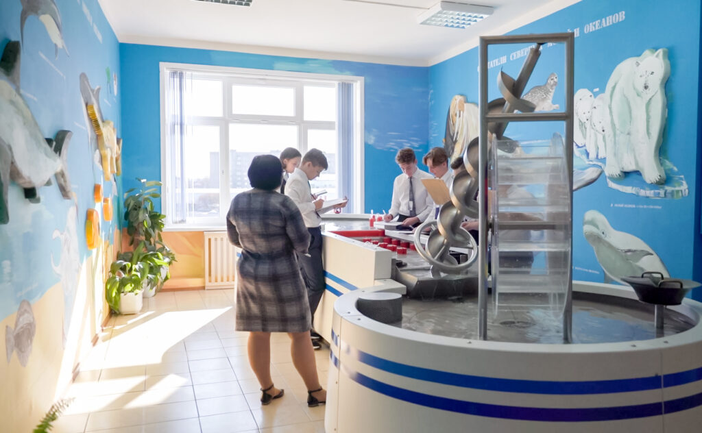 Образовательная экспедиция СОТ в Хабаровский край: водная инсталляция краевого центра образования