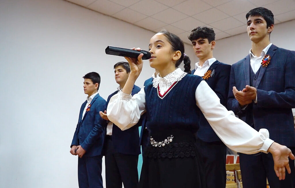 Образовательная экспедиция СОТ в Республику Дагестан: выступление учеников этнокультурной гимназии №35