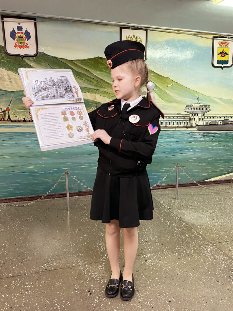 Образовательная экспедиция СОТ в Краснодарский край: ученица казачьего класса
