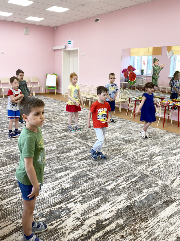 Образовательная экспедиция СОТ в Омскую область: репетиция в музыкальном зале детского сада №15